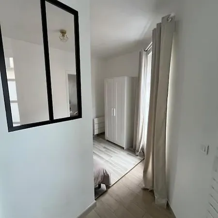 Apartment F2 Plein Centre De Mantes-la-Jolie